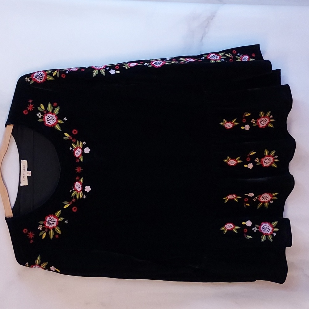 Solitaire Women's Black Velvet Embroidery Top Ruffled Long Sleeved BoHo Size M